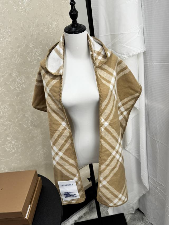 New scarf, Burberry. Original beautiful item, classic explosive item, returns to the forefront. Burberry's new imported Nepalese cashmere top embroidery scarf is definitely a screaming quality fashion brand's top design Essential high-end products fo