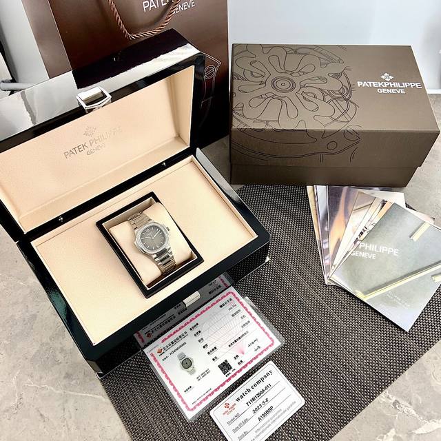 Patek Philippe's sporty and elegant Nautilus series classic, popular and highly sought after Nautilus true diamond women's model is here! The watch size is 35Mm and the dial is set with 56 Vs1.8 real diamonds. About one carat! Holding the GTC China a