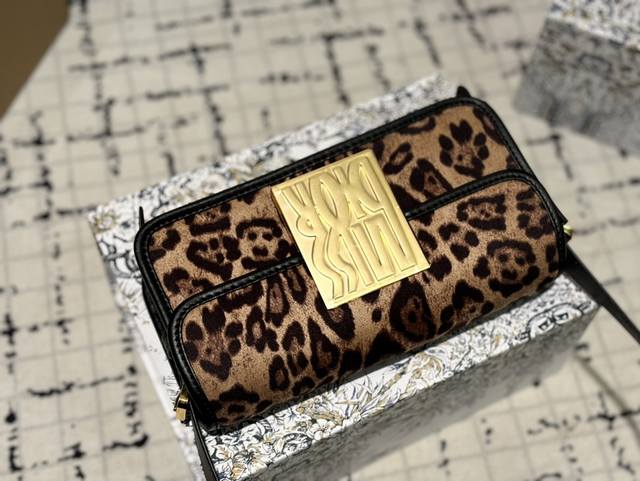 Folding gift box Dior Winter crossbody bag with low-key and unique texture, artistic atmosphere, high aesthetic value, must be included in the collection of beauty! Size 22.11: