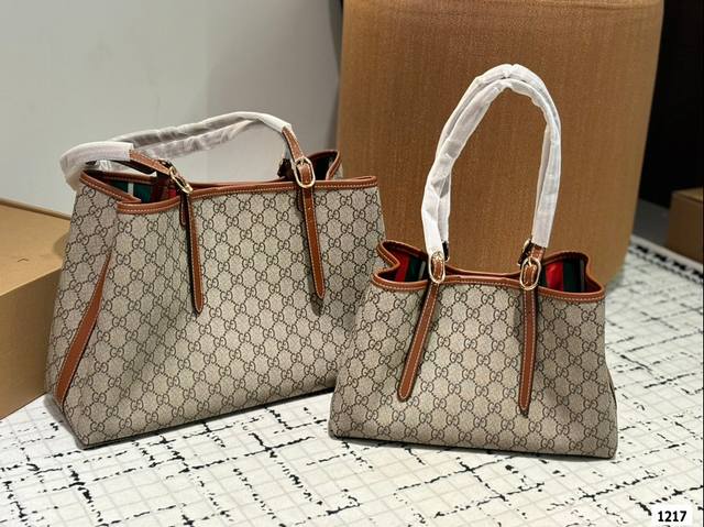The Gucci Emblem Tote series has launched a new collection of storage bags with compartments. The new emblem is a relatively large tote with adjustable shoulder straps on both sides and a classic Gucci lining