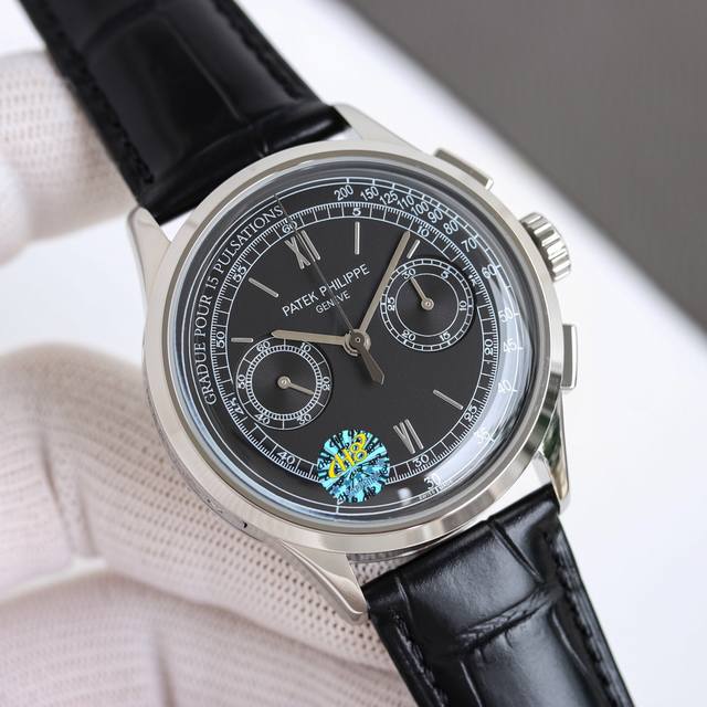 The white shell gold shell Tw Patek Philippe complex function timing series 5170G-001 series 1 has launched a new model equipped with a Roman stripe watch dial, injecting a retro style into the watch and highly favored by high-quality mechanical hour