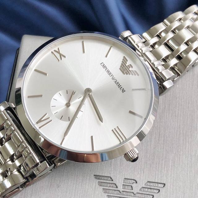 Good recommendation, Armani Versatile Steel Strap Men's Watch Model AR1819 Steel Strap Quartz Watch, dial diameter 43mm 316 stainless steel strap, white dial, stopwatch dial, mineral glass mirror. Butterfly Double Button, Design: