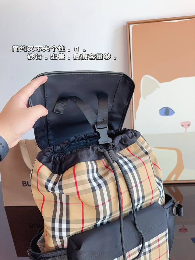 The highly recognizable Burberry brand logo decoration on the Burberry backpack instantly enhances its style and is particularly eye-catching. The shoulder strap design is very comfortable, the width is just right, and the bag capacity is also quite