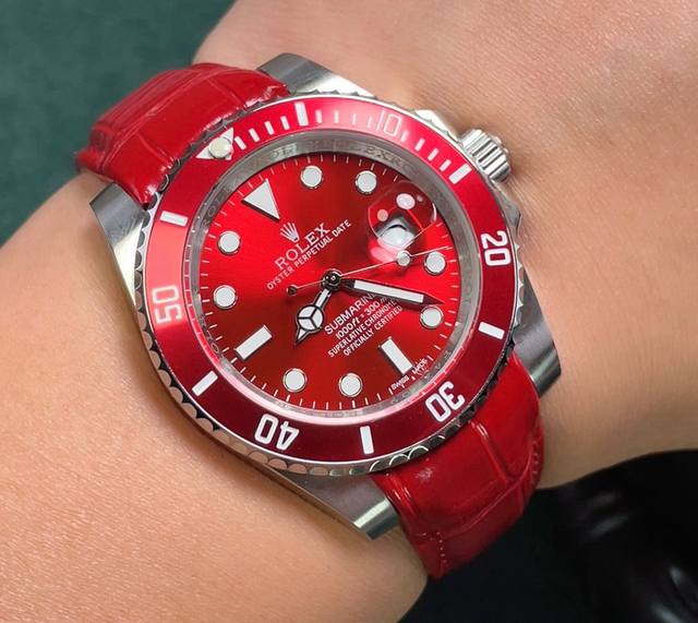 Rolex is a top tier toy drug. If you don't like street watch water ghosts, he is definitely your kindred spirit. Using Rolex's most classic underwater series, the Water Ghost, as the prototype, after a secondary modification of the rim, and then inla
