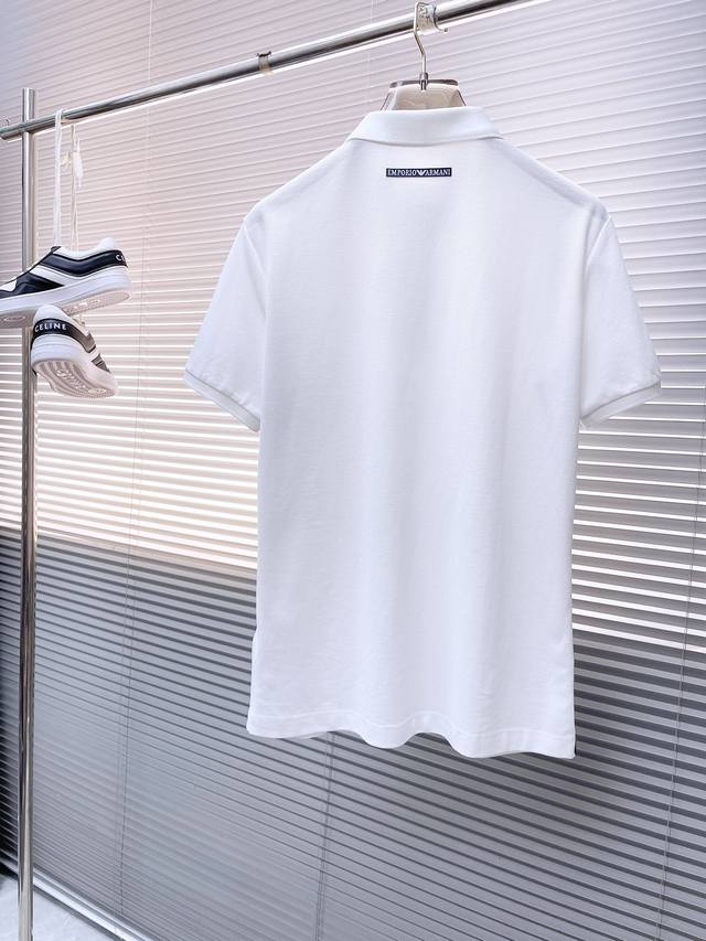 New release of Armani 2024SS summer new letter logo men's lapel polo shirt! Classic business men's style, the ceiling level business men's style for high-end men's clothing! Simplicity, fashion, grandeur, and elegance. When worn alone, the interior l