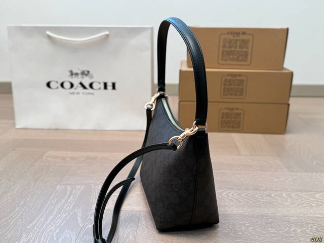 The airplane box, Coach armpit bag, has a high-quality texture, super large capacity, and durability. It can be worn on the street for daily use with a 100% return rate. It is this casual and lazy feeling. Size 20 15: