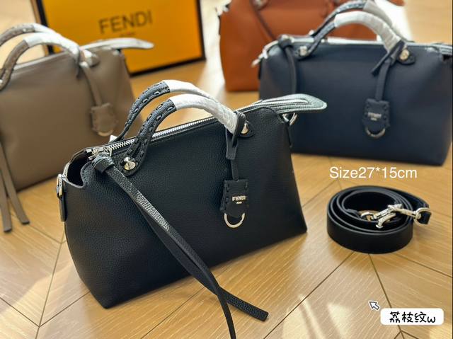 Fendi Women's By The Way Series Mini Single Shoulder Handbag, Black Series, Full of Luxury, Size 27 * 15Cm, Box free Handheld Crossarm: