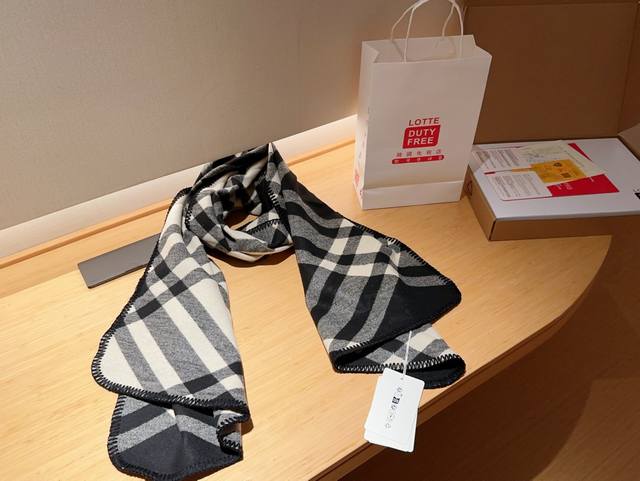Burberry Autumn/Winter Cashmere Blend Scarf Size 55 × 1 Delivery Gift Box Tote Bag
