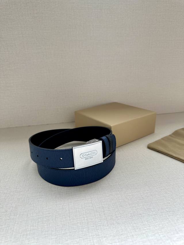 As a well-known fashion brand, Coach with a width of 3.5cm often cleverly integrates its brand logo into the design of the belt, such as printing the brand's initials, patterns, etc. on the buckle or belt, which not only highlights the brand's identi