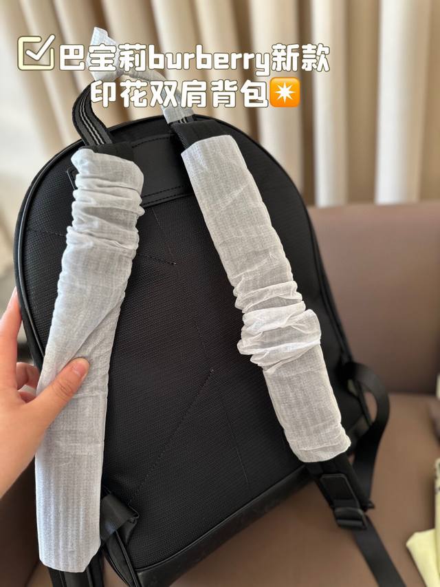 Burberry New Backpack Printed Series Fashionable and Casual Style Fabric High Density Waterproof and Rainy Easy to Handle Size 30 * 43