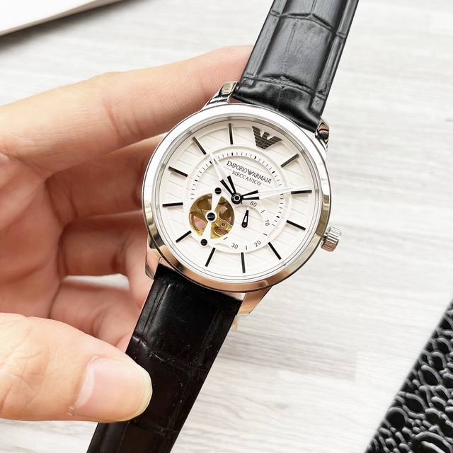 Unified Armani Men's Watch Song Weilong's Trendy Hollow Mechanical Watch with Unique Craftsmanship, Fashionable and Casual Transparent Heart, Rich in Modern Art, Exquisite Hollow Crown Logo Eagle shaped Hollow Dial Bar Fixed Nail Scale Matte Steel St