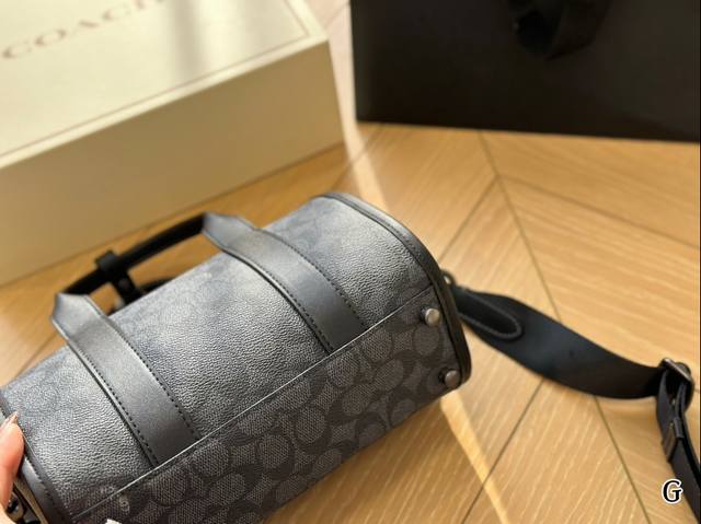 Folding box size 23.16, Coach Gotham black flower pillow bag with unique artistic atmosphere, simple and versatile, high aesthetic value, preferred for daily outings: