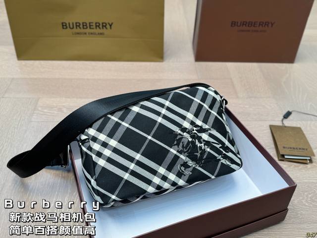 Box matching Burberry camera bag is a style that can be carried by both men and women. If you are tired of carrying it, you can give it to your boyfriend. Size 25 17