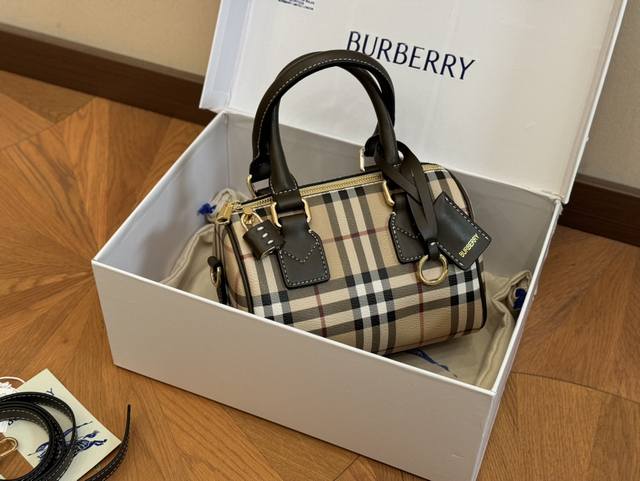 Box Size: 20.13Cm Burberry | Knock Cute Pillow Bag~Multi color, Hand carried Crossbody Matching~
