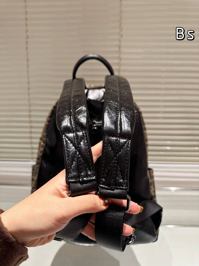 Size 31 40 Fendi Burberry Dior Backpack Bear Material Durable and Wear resistant Design Simple Body Lightweight and Comfortable for Daily Use Black Eternal Edition Cool Top! Fashionable!: