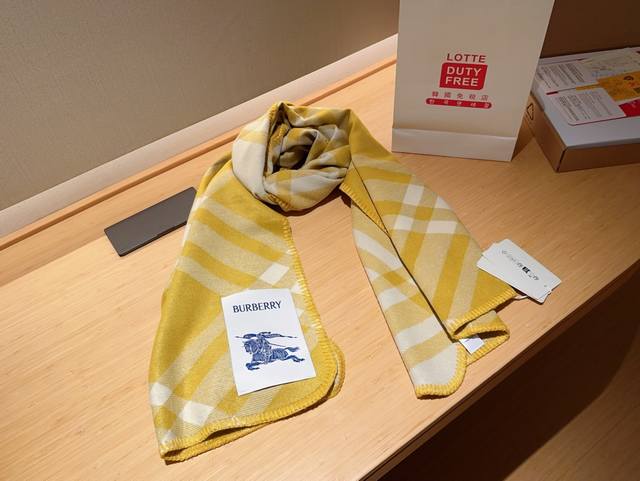 Burberry Autumn/Winter Cashmere Blend Scarf Size 55 × 1 Delivery Gift Box Tote Bag