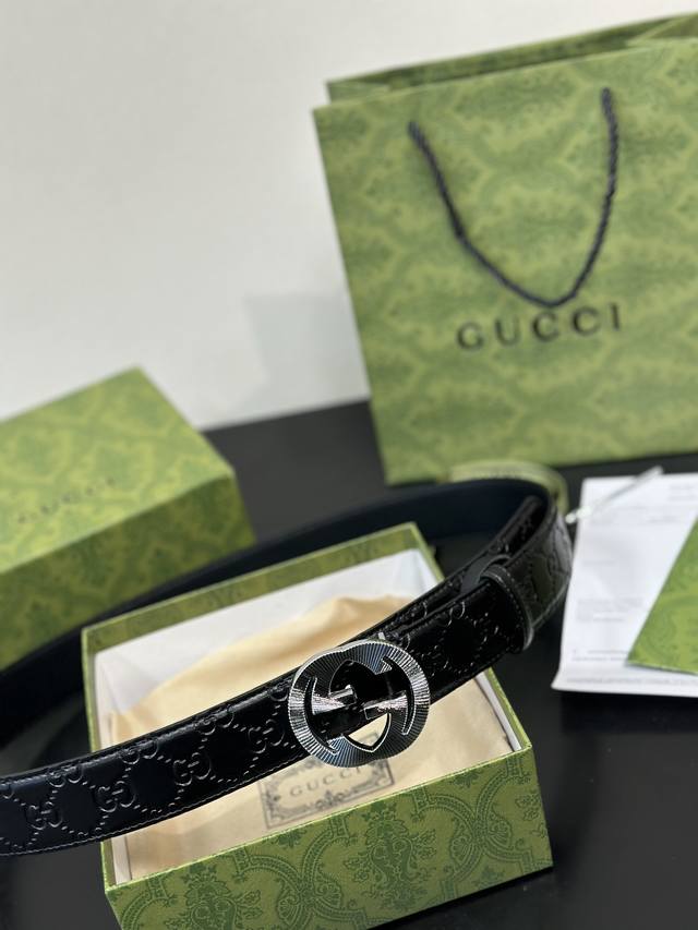 Comes with Gucci belt kit, high-end and elegant, low-key and luxurious, with connotation. It is a must-have item for successful people and is the first choice for personal use
