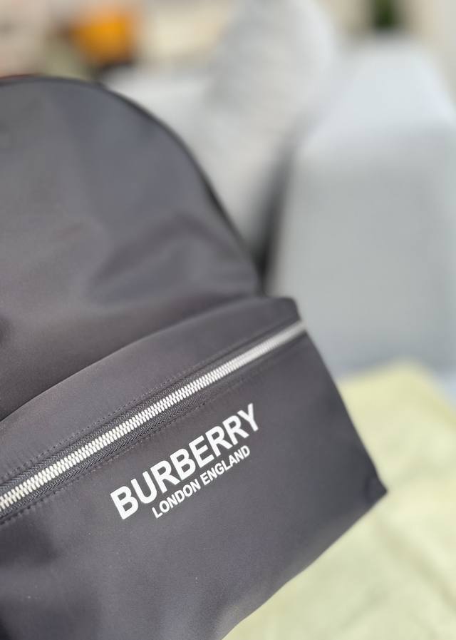 Boxless Size: 29.5 × 43 Burberry Canvas Backpack Backpack Latest Edition Backpack This fashionable functional backpack is the most suitable for urban active people. It combines sports bag shape with detail elements and looks great on the back