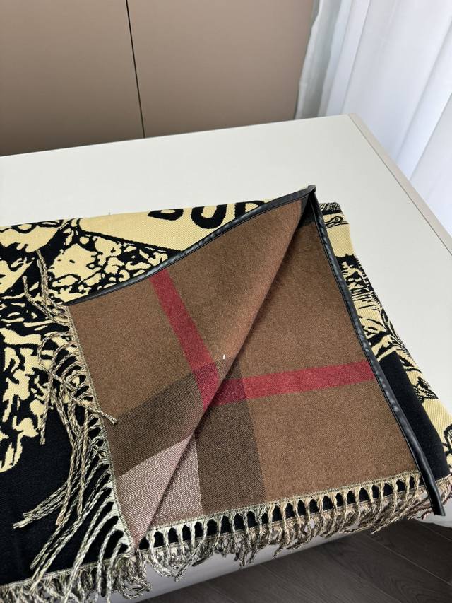 Burberry's popular women's scarf and shawl dual-use model with special craftsmanship and high-end research and development has been stunningly launched and loved by Bai Fumei. It is definitely worth buying a box gift bag