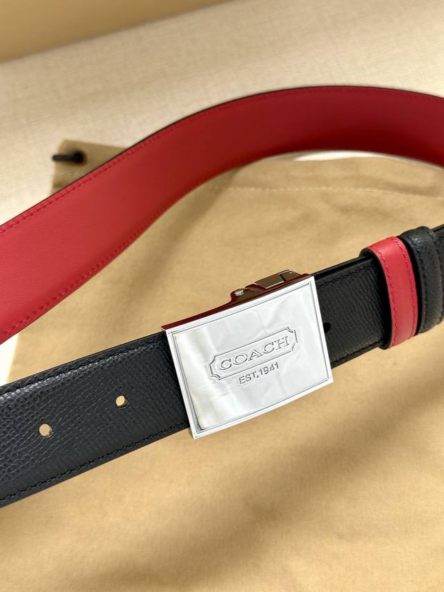 As a well-known fashion brand, Coach with a width of 3.5cm often cleverly integrates its brand logo into the design of the belt, such as printing the brand's initials, patterns, etc. on the buckle or belt, which not only highlights the brand's identi