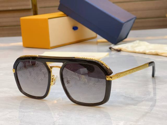 Louis Vuitton's new sunglasses. Model: Z2067U, Size: 56, 18-145