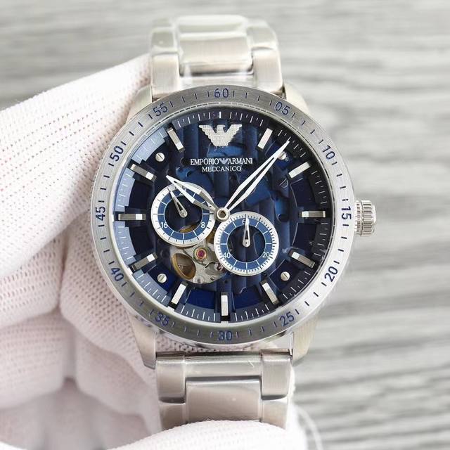 Armani Men's Watch Model: Ar60054 ： Stainless steel watch mirror: Mineral reinforced glass strap: Genuine leather size: 43 * 14mm, not like the oppressive pure black, giving a fresh and refined feeling. The stainless steel scale is sharp and angular,