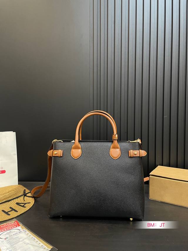 Burberry tote bag, new tote bag! Side suction mode allows for carrying while carrying a long shoulder strap, which can be worn diagonally or on one shoulder! Size: 33 25