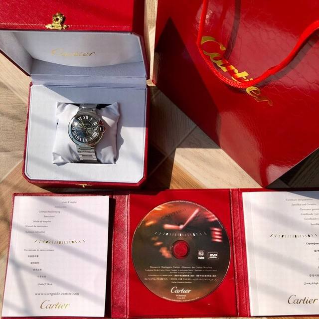 Original mold opening! Create the highest quality! One watch, one size, one card Cartier blue balloon, men's size~42Mm, with a completely identical case strap at the counter, and even each accessory can be exchanged with the genuine product. The full