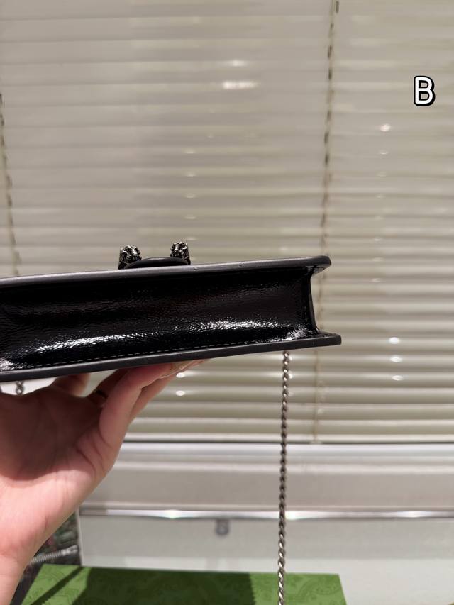 Reproduce the complete set of gift boxes, new packaging, Gucci fully upgraded counter, matching quality, classic Dionysus bag, is the name designed by alessanro himself, derived from the classic p of the wine god in ancient Greek and Roman mythology: