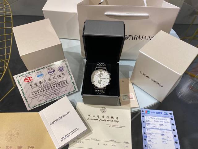 Armani boutique men's wristwatch exudes a gentlemanly style. Adopting the top-notch imported quartz movement for absolute precision in timekeeping, the watch strap is made of top-grade 316 black stainless steel material with mineral super strong mirr