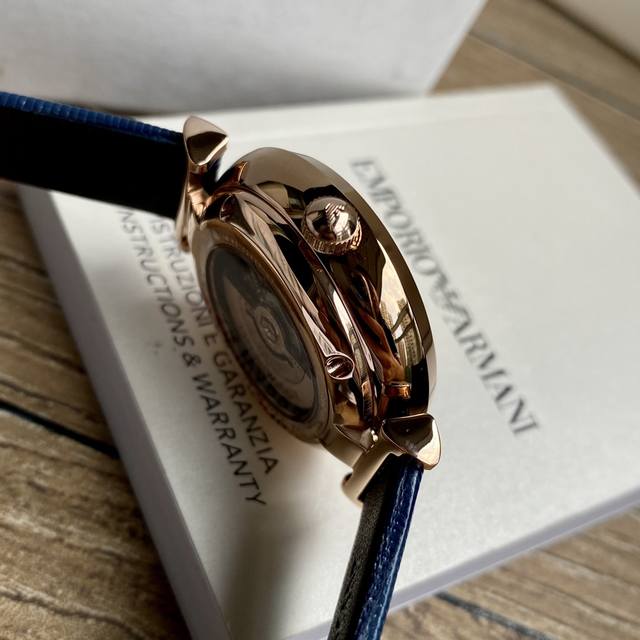 Armani mechanical women's watch has arrived!! Classic and minimalist Italian style, with a transparent heart on the exposed movement, imported cowhide strap with original buckle mineral crystal mirror 30 meters waterproof, fully manual winding mechan