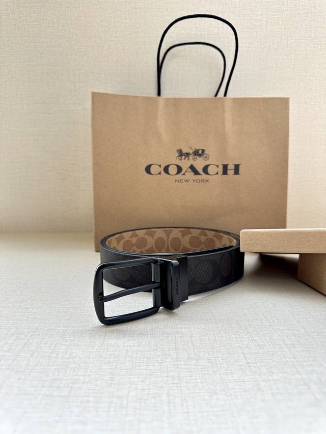 The 3.7cm wide COACH double-sided belt is made of black fabric with a classic logo buckle, and comes in two different appearances. Its fit can be personalized and can be cut with scissors. Trimmable double-sided: