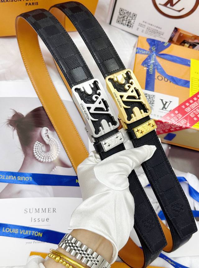 Belt: Lv... Louis Vuitton automatic buckle belt: top of the line original replica version The automatic belt series is made of 100% imported original cowhide, ensuring genuine leather. Carving and hollowing out techniques Vacuum electroplating Never