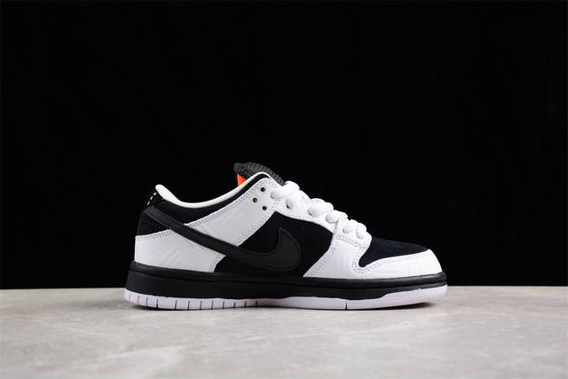 Sexually priced version of Tightbooth X Nk Sb Dunk co branded reverse panda Sb low top casual sports skateboard board shoes Fd2629-100 size 36 36.5 37.5 38