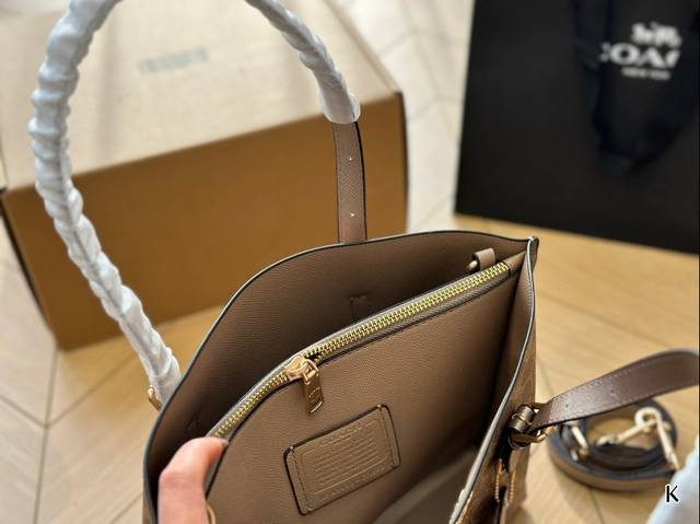 Coach Coach Mollie tote bag, large vegetable basket, no age limit! Size 33 * 27cm 25 * 21cm: