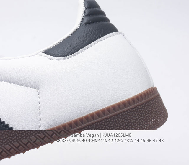 Adidas men's and women's sports shoes, clover sambavegan casual shoes, retro board shoes, classic sports shoes with environmentally friendly design, rejuvenated Adidas Samba classic shoes strive to accompany you forward