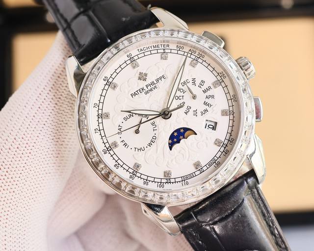 Patek Philippe, a white gold Patek Philippe, made a stunning debut with a 42mm diameter that is suitable for men's hand sizes, making it both business and casual. The visual impact is strong, unforgettable, and the physical texture is more beautiful.