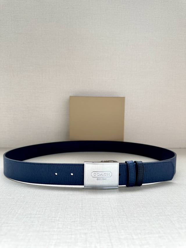 As a well-known fashion brand, Coach with a width of 3.5cm often cleverly integrates its brand logo into the design of the belt, such as printing the brand's initials, patterns, etc. on the buckle or belt, which not only highlights the brand's identi
