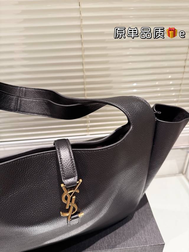 Large original Ysl Saint Laurent shopping bag. I can't help but admire her Ysl Saint Laurent shopping bag. I can't help but admire how beautiful she is. A must-have street item for stylish and trendy women, the Ysl Saint Laurent shopping bag with a b