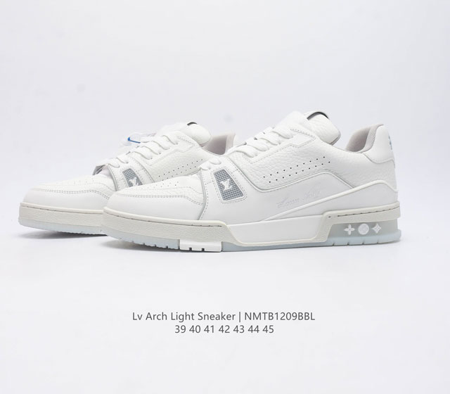 Louis Vuitton Lv board shoes are fashionable sports shoes with a trendy thick sole and height increasing men's shoes. They are comfortable, non slip, and versatile, dominating the entire fashion and entertainment industry. The details of the shoe are