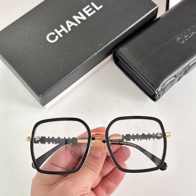Chanel * Model: Ch4293B Size: 56 Ports 19-140