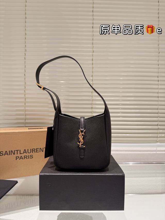 Small original Ysl Saint Laurent shopping bag. I can't help but admire her Ysl Saint Laurent shopping bag. I can't help but admire how beautiful she is. A must-have street item for stylish and trendy women, Ysl Saint Laurent shopping bag with a brand