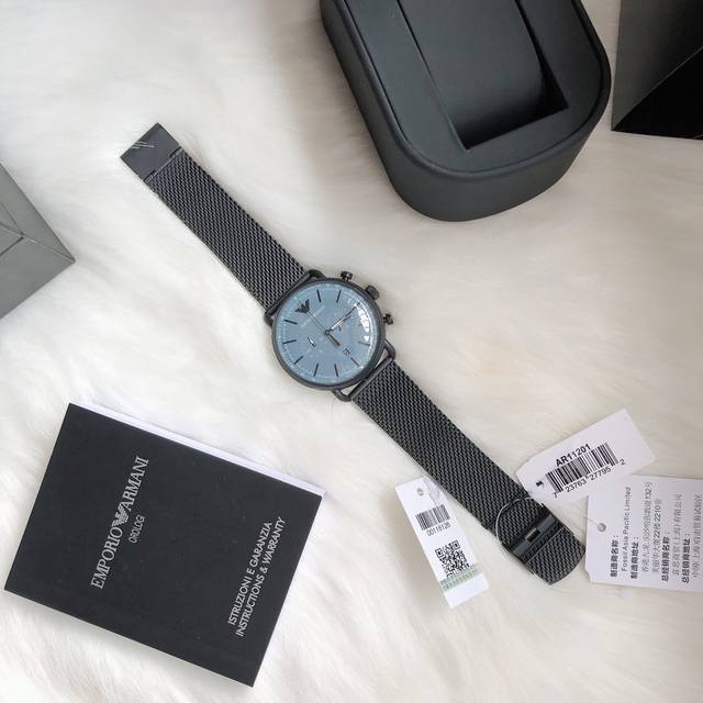 Original Armani Official Website Model: AR11201 Case: 316L Stainless Steel Mirror: Reinforced Mineral Glass Strap: Stainless Steel Mesh Buckle: Concealed Buckle Size: 43mm * 11mm Dark Color Matching: