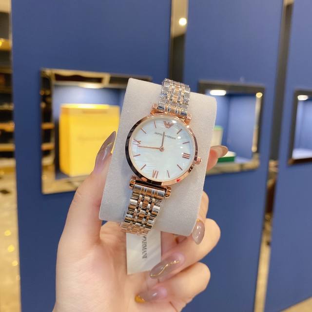 Original Armani 316L stainless steel watch mirror: reinforced mineral glass strap: 316L diameter size: 32mm * pearl mother of pearl perfectly blends and shines on the wrist, creating an elegant image for women. Pure, simple, elegant temperament for w