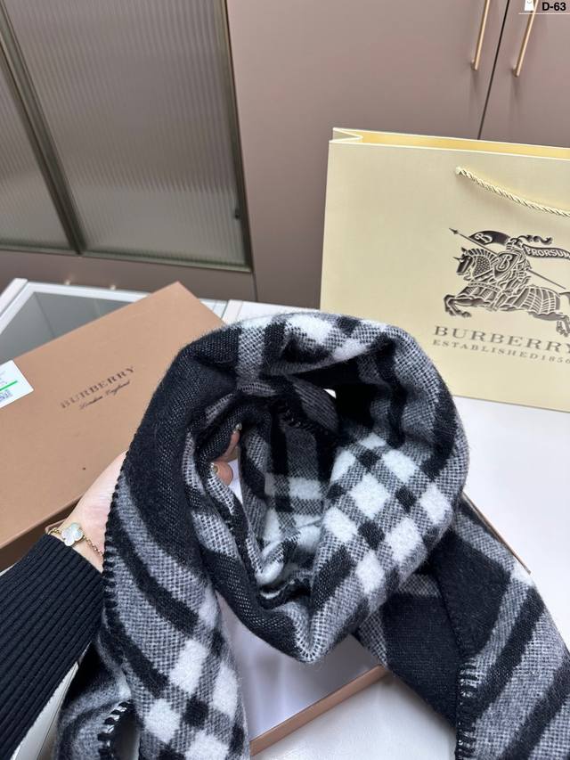 Gift Box 10 Burberry Scarf - High end, Comfortable, Fashionable, and Stylish. Trust me and accept it. It's grand, elegant, and simple. I'll give it a perfect score for the color!!! D-63