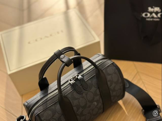 Folding box size 23.16, Coach Gotham black flower pillow bag with unique artistic atmosphere, simple and versatile, high aesthetic value, preferred for daily outings: