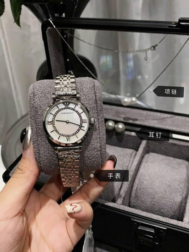 The three piece set without a box can be purchased in bulk in the market, and giving it to a counter is the authentic product! Specially provided by the platform, accompanied by an official synchronized anti-counterfeiting code certificate. Scan and