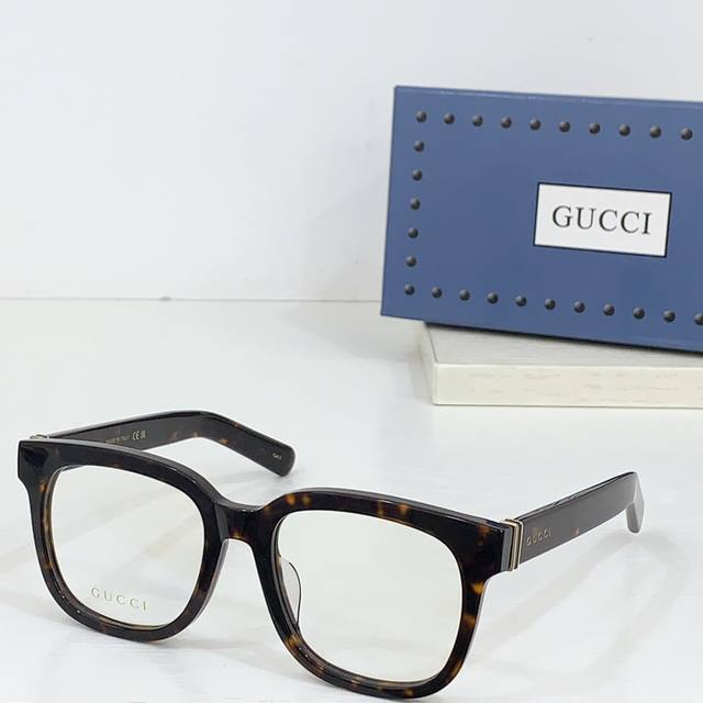 Gucc * Model: Gg1512Sksize: 54 ports 19-145