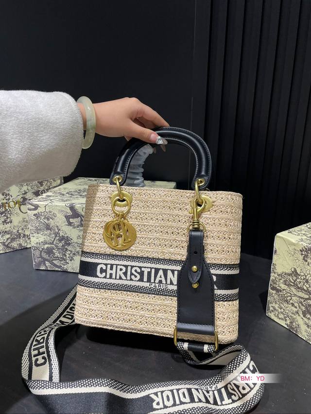 Are you joking about Dior's early spring vacation collection? What is Dior doing to make the early spring vacation collection so beautiful? I like to weave the