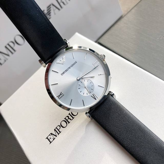 Counter packaging, recommended Armani model: Ar1674 Case: 316L stainless steel Mirror: Mineral reinforced glass Strap: Imported cowhide Buckle: Needle Buckle Size: 40 * 10mm Simple to Classic: